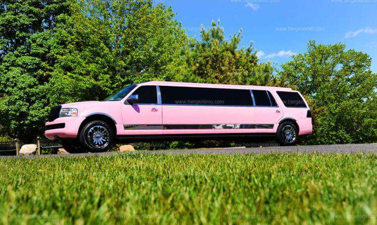 Lincoln Navigator – Pink